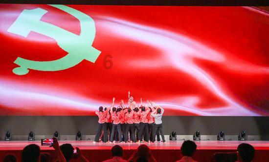 奉节：养猪场臭气扰民 “民生之声”解民忧