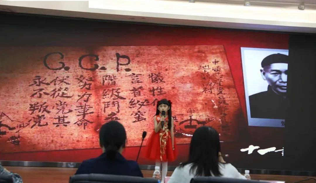 河北滦州:寒冬时节鲜花俏