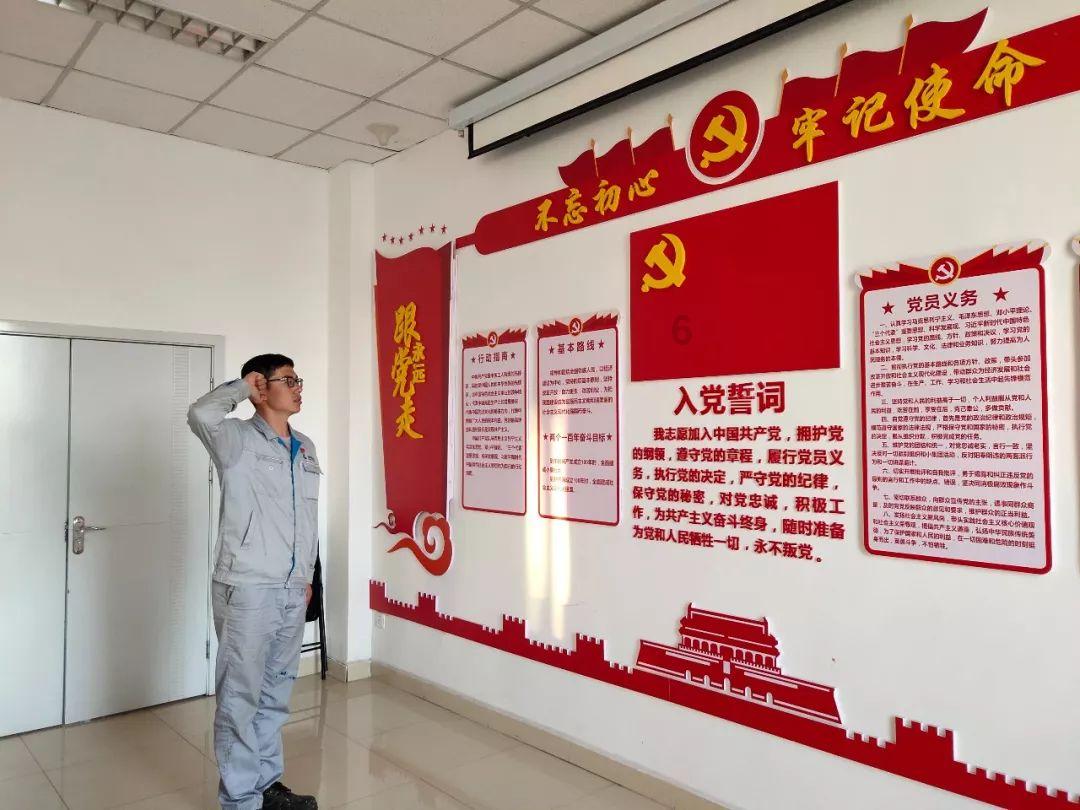 逃离金色的沙漠