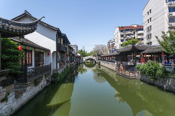 约翰逊建议哈兰德趁早转型，格里利什的踢法接近小白