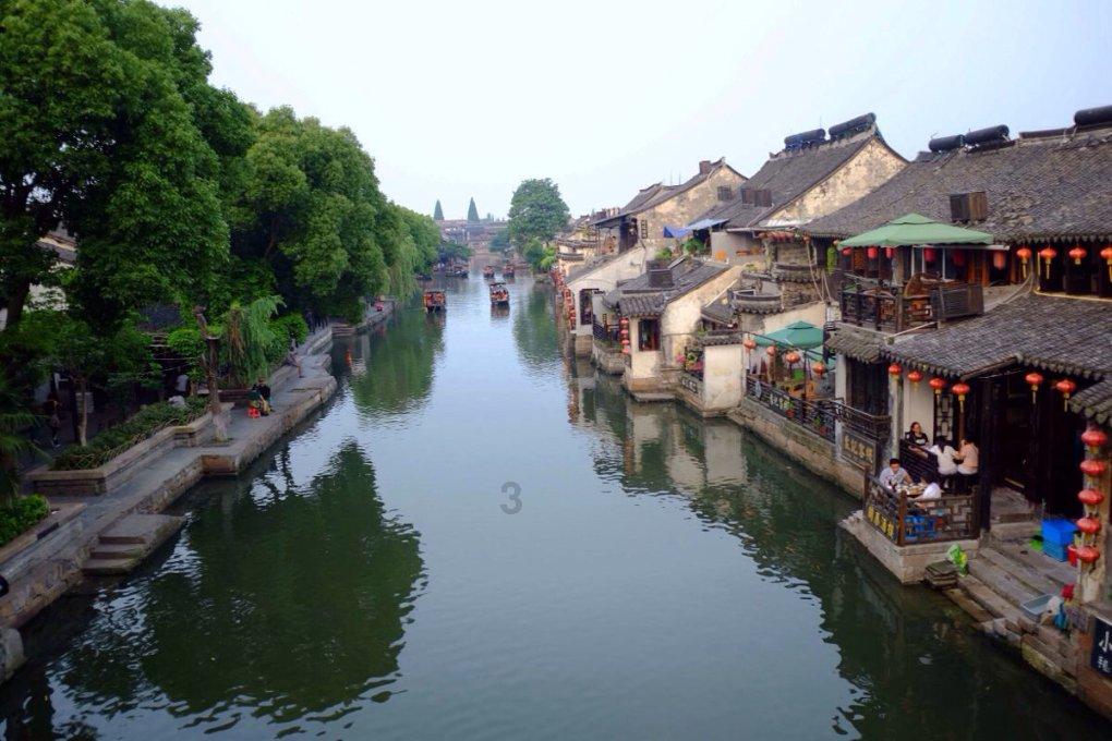 60万亿亿吨重的地球，为什么不会掉落？答案令人感叹宇宙的神奇游戏画面